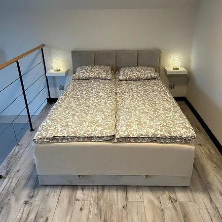 Sun House 아파트 보스즈코보